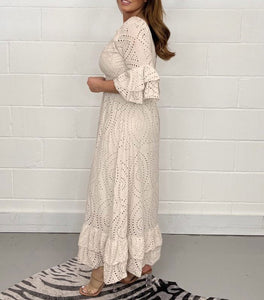 Μίντι φόρεμα αγγλικού κεντήματος με βολάν μανίκια