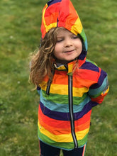 Φόρτωση εικόνας στο εργαλείο προβολής Συλλογής, Παιδικό μπουφάν με κουκούλα ουράνιο τόξο
