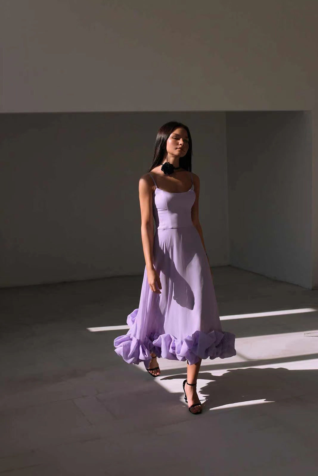 Μίντι φόρεμα για πάρτι με βολάν 3D